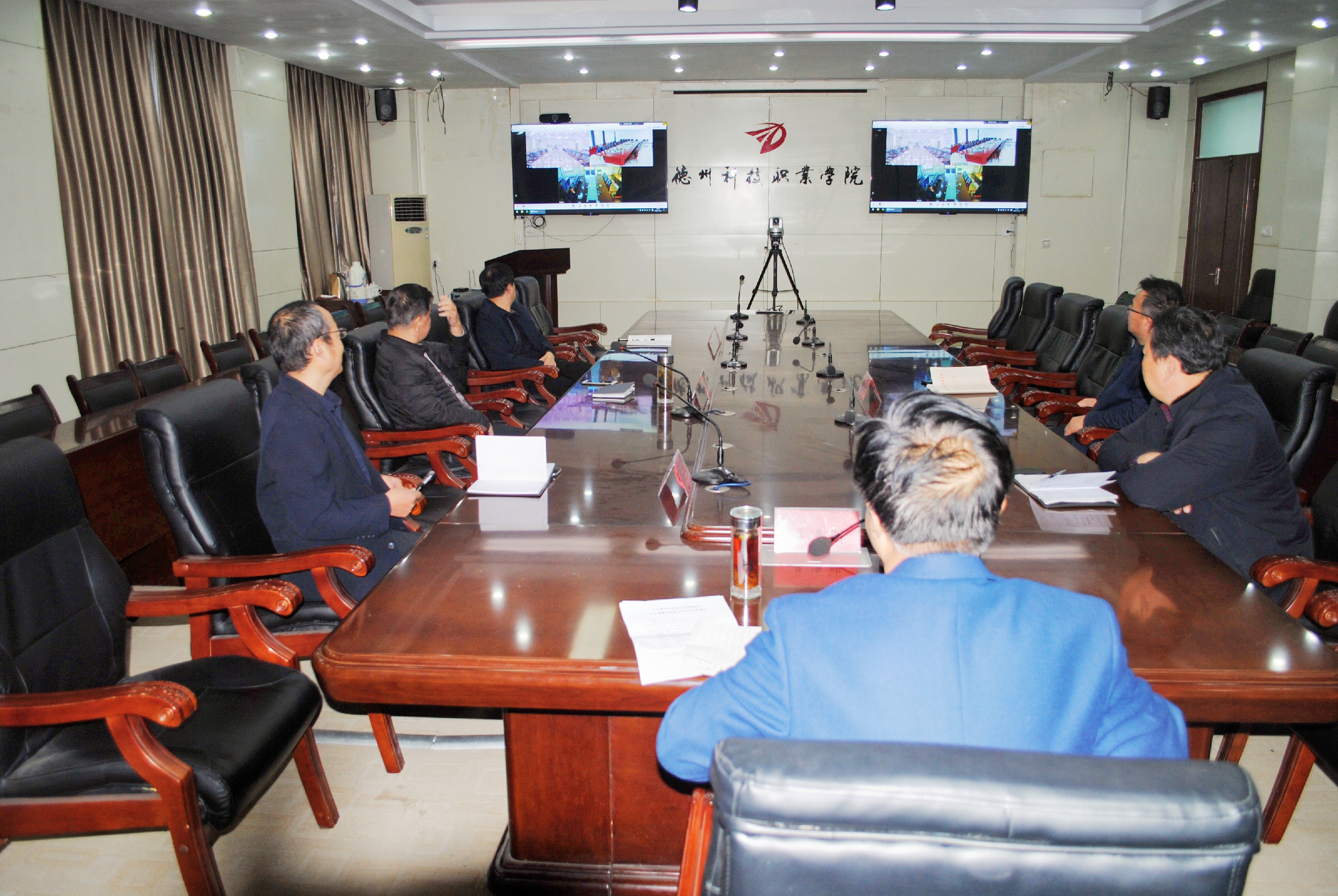 学院党委召开会议安排学习贯彻党的十九届六中全会精神